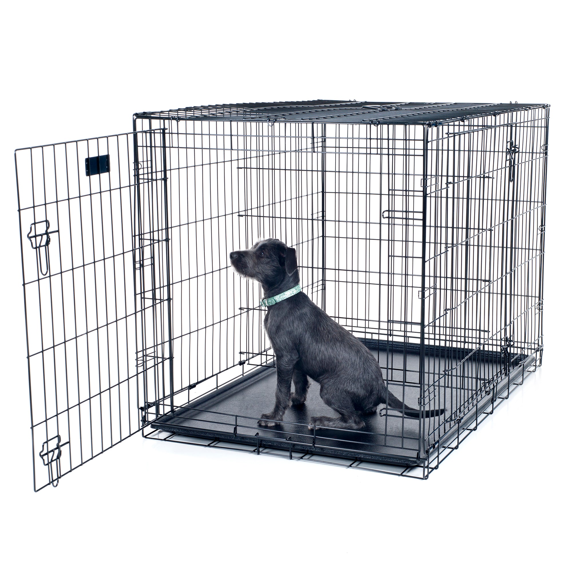 Dog kennel with clearance divider